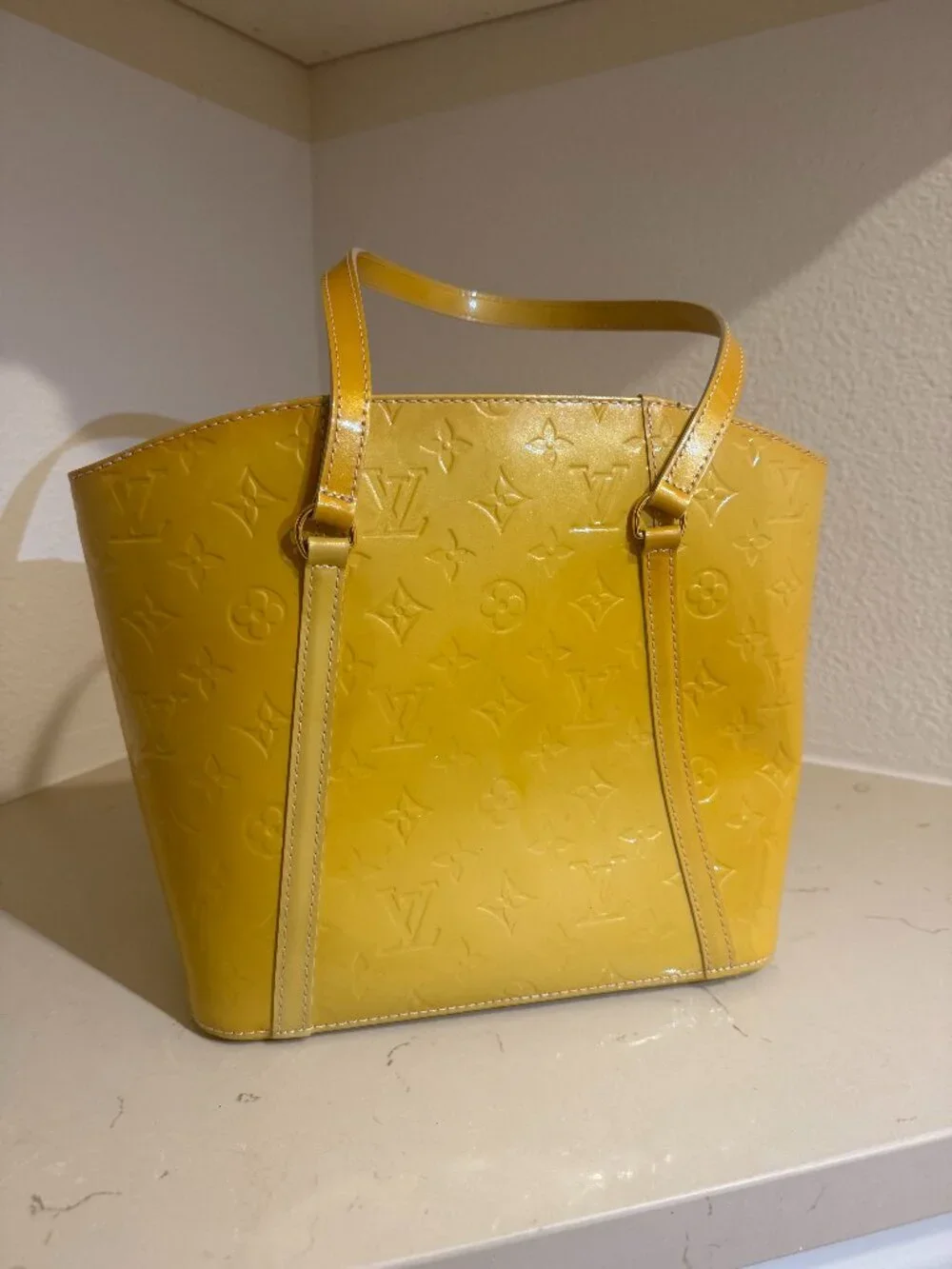 ☀️ Louis Vuitton Monogram Vernis Avalon MM Tote Bag - Yellow